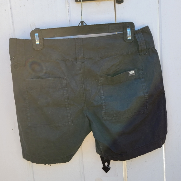 The North Face Black 4 Pockets Casual Sport Shorts Size 6‎ - Picture 2 of 10